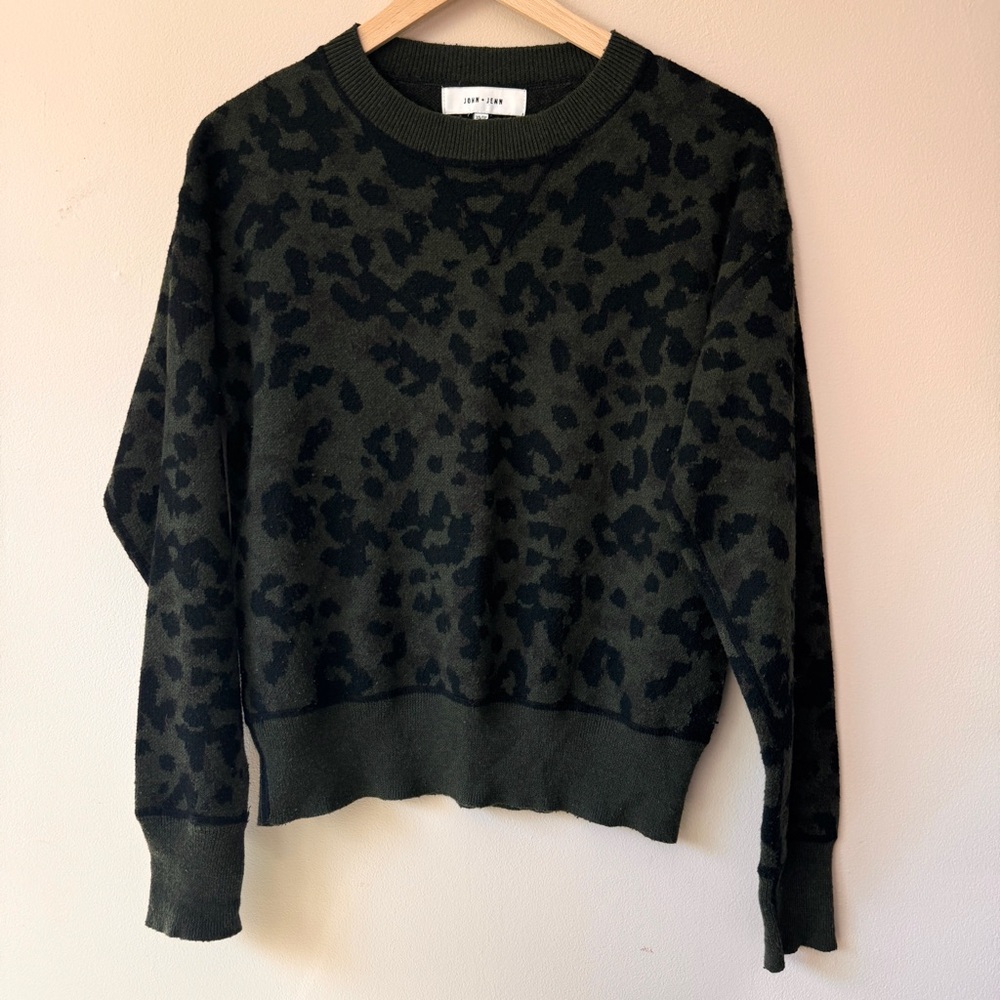 Animal Print Sweater 🐆
